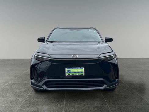 Used 2025 Toyota bZ4X FWD image 2