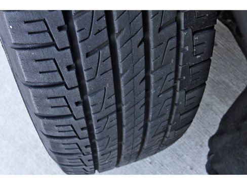 Used 2020 Ford Explorer Platinum w/ Premium Technology Package image 28