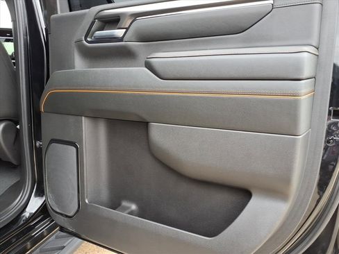 Used 2024 GMC Sierra 2500 AT4 w/ AT4 Premium Plus Package image 14