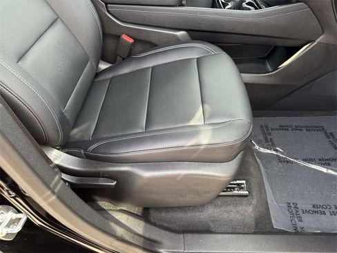 Used 2026 Chevrolet Traverse LT image 28