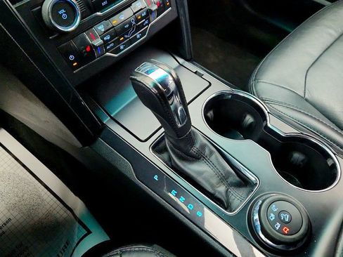 Used 2017 Ford Explorer XLT w/ Equipment Group 202A image 15