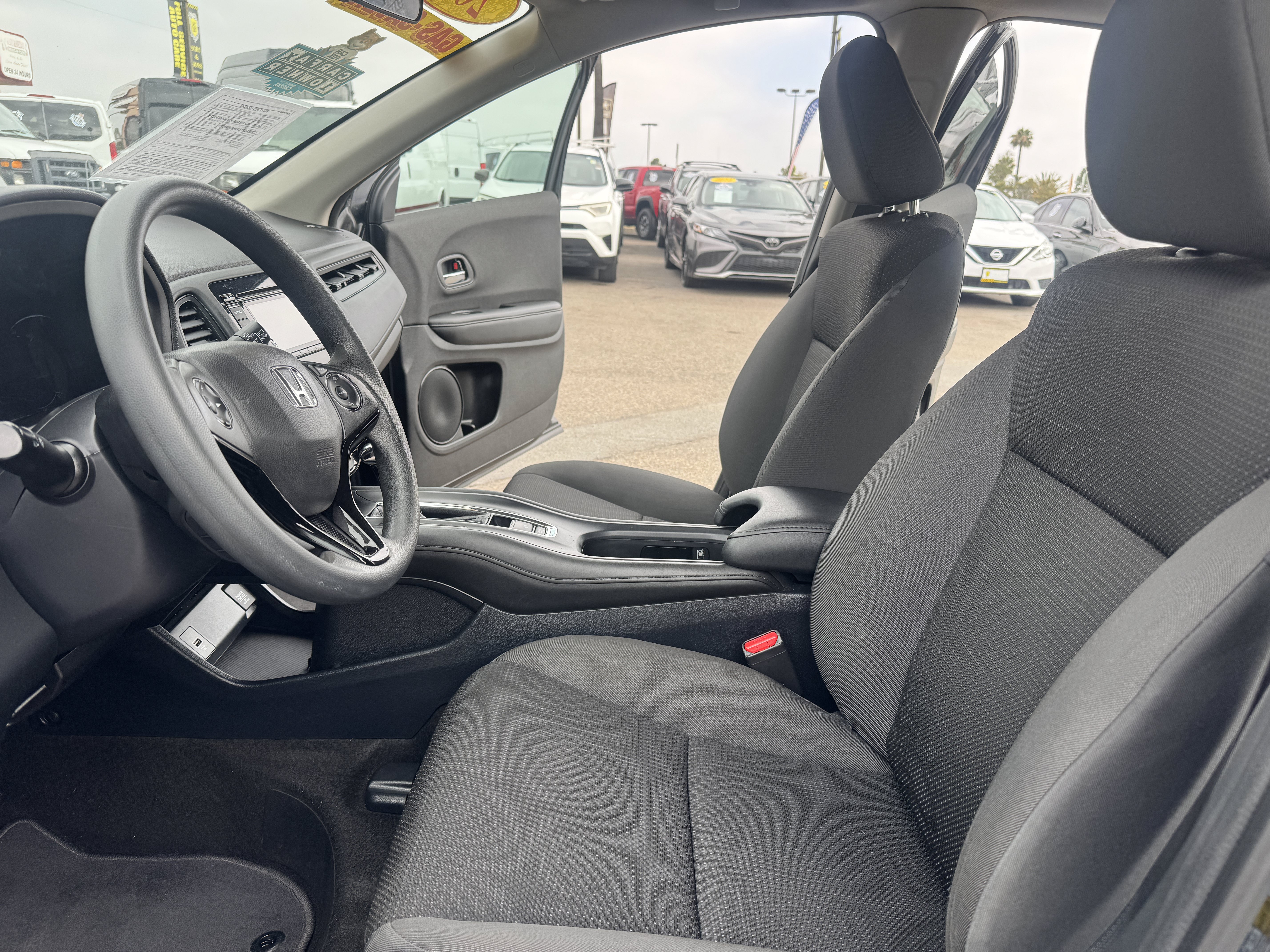 Used 2022 Honda HR-V LX image 10