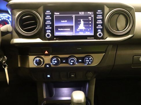 Used 2020 Toyota Tacoma SR5 image 22