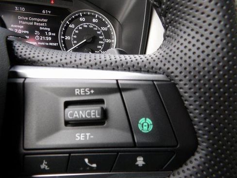 New 2025 Mitsubishi Outlander SE image 31