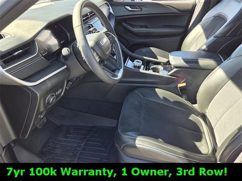 Used 2023 Jeep Grand Cherokee L Laredo image 10