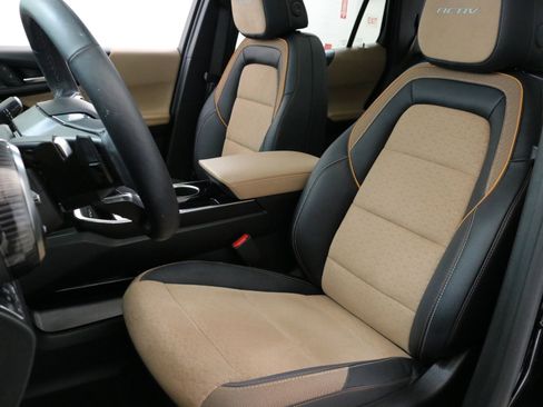 Used 2025 Chevrolet Equinox ACTIV w/ Safety and Technology Package image 22