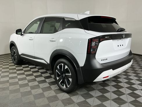 New 2025 Nissan Kicks SV image 5