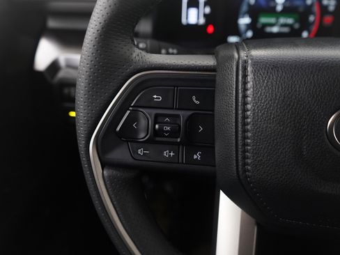 Used 2025 Toyota 4Runner SR5 image 23