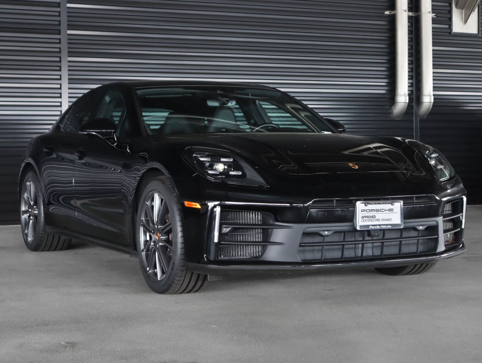 Used 2025 Porsche Panamera RWD image 7