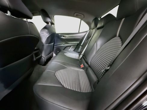 Used 2020 Toyota Camry SE FWD image 24