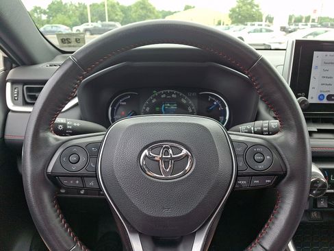 Used 2024 Toyota RAV4 SE w/ Weather & Moonroof Package AWD/4WD image 19