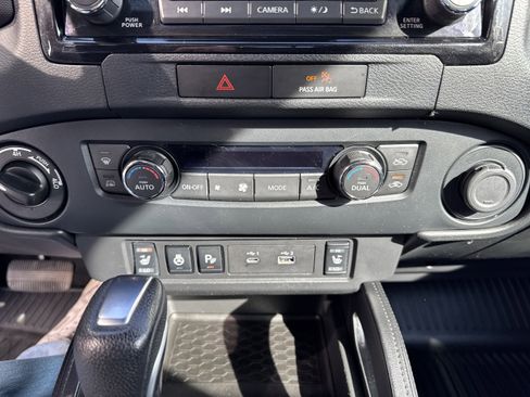 Used 2022 Nissan Frontier PRO-4X w/ Pro-4X Premium Package image 21