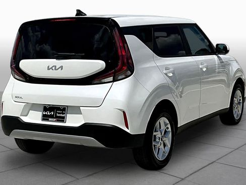 Certified 2025 Kia Soul LX w/ LX Technology Package image 12