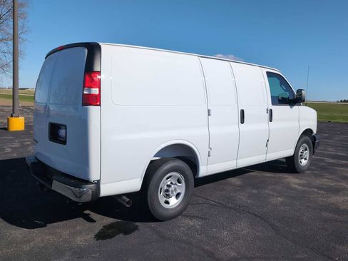 New 2026 Chevrolet Express 2500 w/ Driver Convenience Package RWD image 15