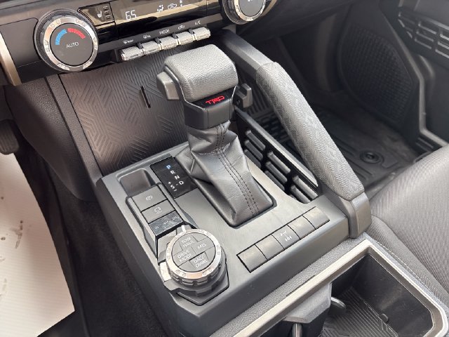 Used 2025 Toyota Tacoma TRD Off-Road AWD/4WD image 16