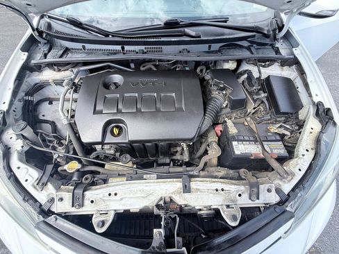 Used 2017 Toyota Corolla SE w/ SE Premium Package FWD image 18