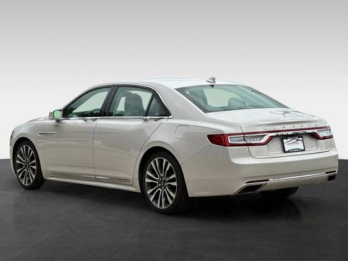 Used 2019 Lincoln Continental Select w/ Continental Climate Package FWD image 5