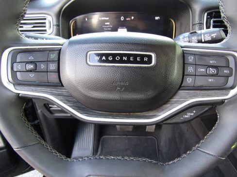 Used 2024 Jeep Wagoneer Series II AWD/4WD image 20