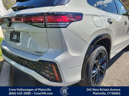 New 2026 Volkswagen Tiguan SE R-Line AWD/4WD image 31