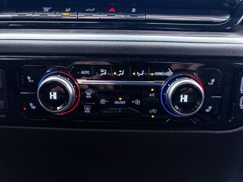 Used 2024 GMC Sierra 2500 SLT w/ Max Trailering Package image 30