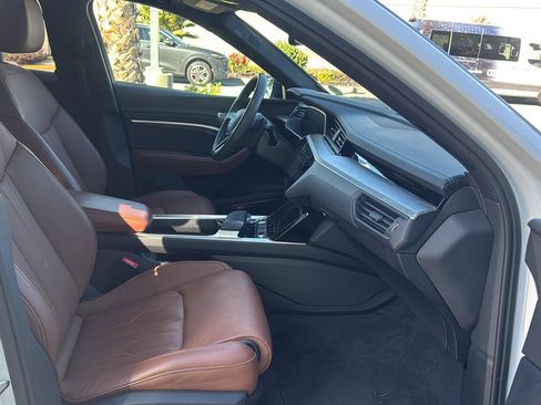 Used 2023 Audi e-tron Chronos w/ Chronos Package image 15