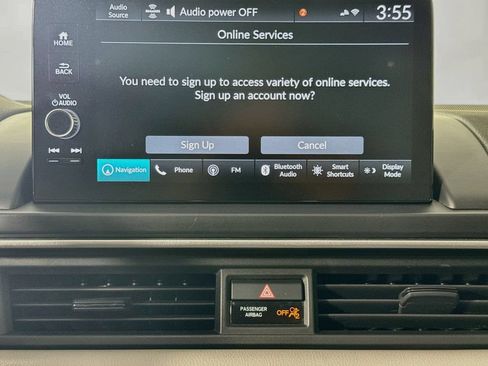 Used 2024 Honda Pilot Touring image 18