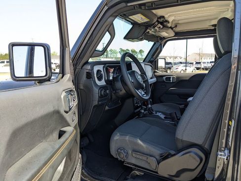 Certified 2025 Jeep Wrangler Unlimited Sahara image 36