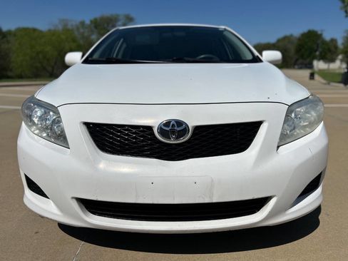 Used 2010 Toyota Corolla LE image 3