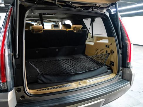 Used 2018 Cadillac Escalade ESV Platinum image 66