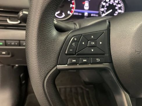 Used 2024 Nissan Sentra SV FWD image 25