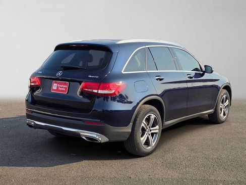 Used 2019 Mercedes-Benz GLC 300 4MATIC image 3