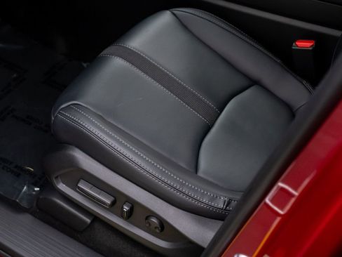 Certified 2025 Honda Pilot Touring image 16