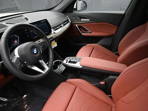 New 2026 BMW X1 xDrive28i w/ Technology Package AWD/4WD image 17