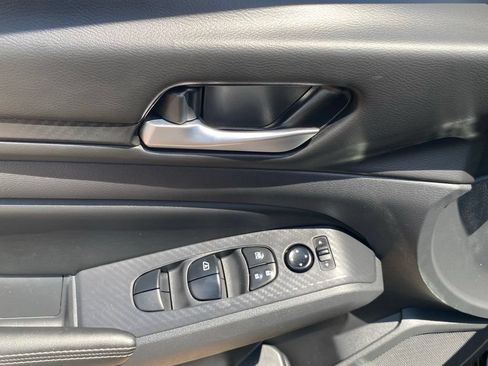 Used 2025 Nissan Altima 2.5 SV FWD image 21