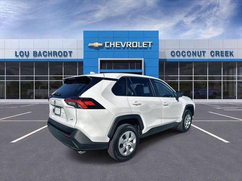 Used 2025 Toyota RAV4 LE image 8