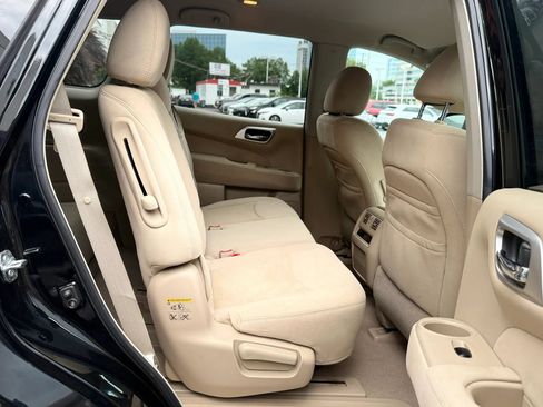 Used 2013 Nissan Pathfinder SV AWD/4WD image 30