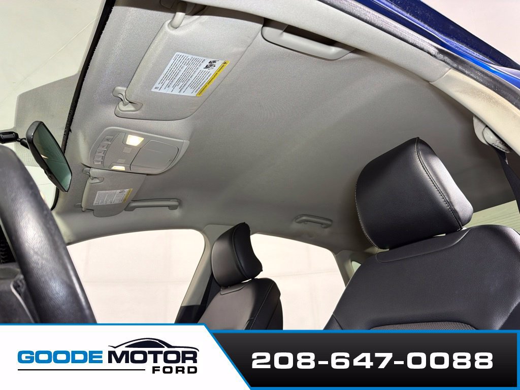 Used 2017 Ford Fusion SE w/ Equipment Group 201A FWD image 18