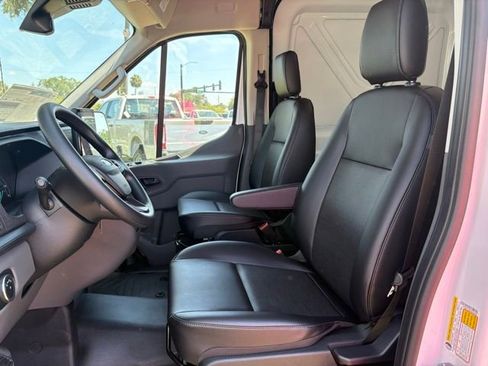New 2025 Ford Transit 250 148 Medium Roof image 9