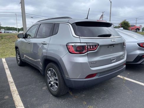 Used 2020 Jeep Compass Latitude FWD image 4