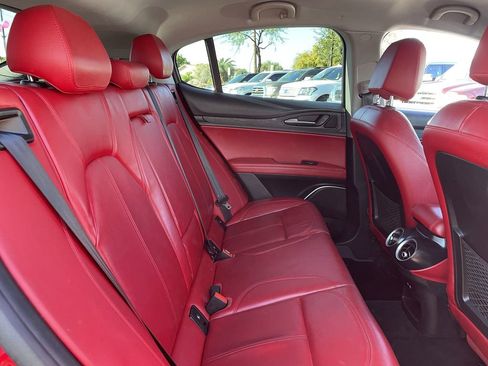 Used 2019 Alfa Romeo Stelvio image 13