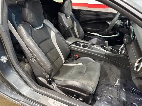 Used 2018 Chevrolet Camaro SS RWD image 15