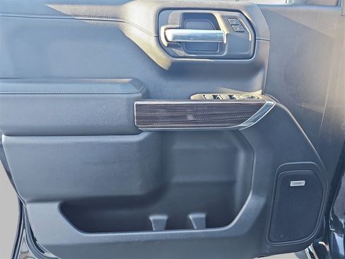 Used 2021 Chevrolet Silverado 1500 LT Trail Boss w/ Convenience Package II image 25