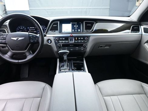 Used 2020 Genesis G80 3.8 RWD image 9