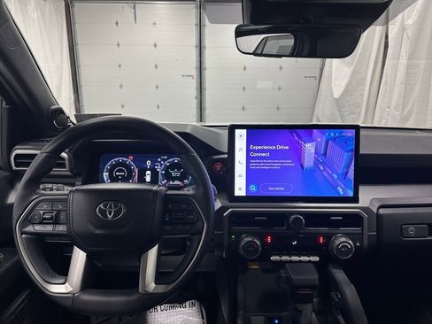 Used 2025 Toyota 4Runner TRD Off-Road Premium image 16