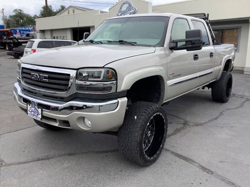 Used 2006 GMC Sierra 2500 SLE w/ Onstar Plus Package AWD/4WD image 27
