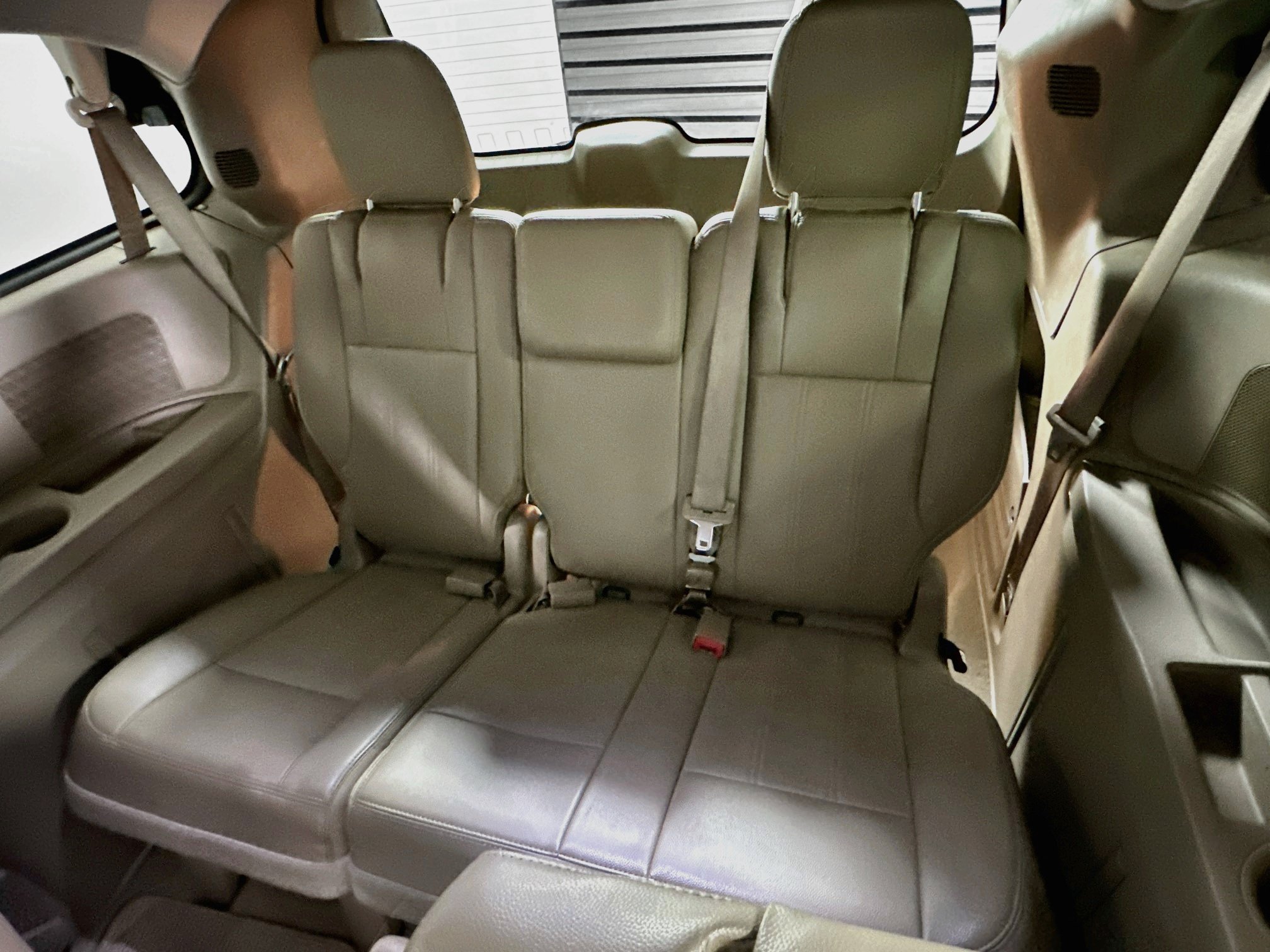 Used 2016 Chrysler Town & Country Touring FWD image 25