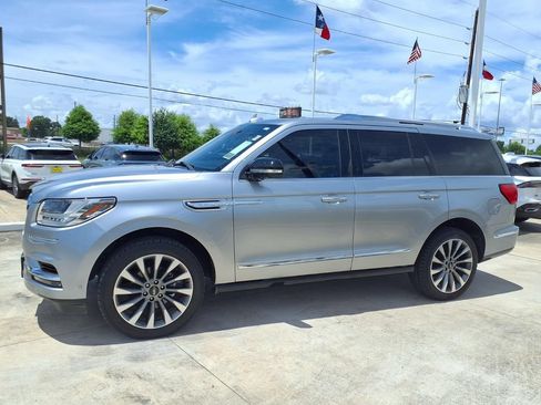 Used 2020 Lincoln Navigator Reserve AWD/4WD image 3