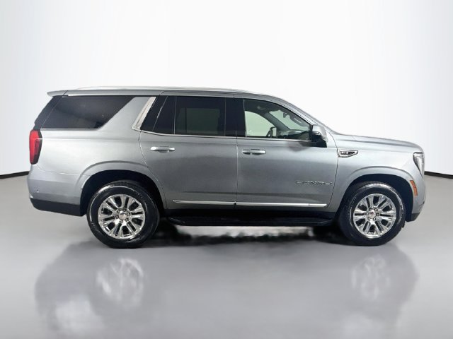 Used 2025 GMC Yukon Denali RWD image 11