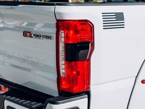 New 2026 Ford F250 Lariat w/ Black Appearance Package image 17