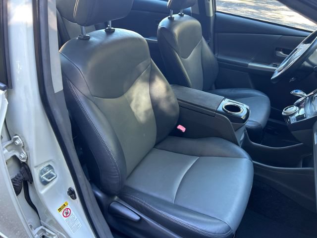 Used 2013 Toyota Prius V Five FWD image 28